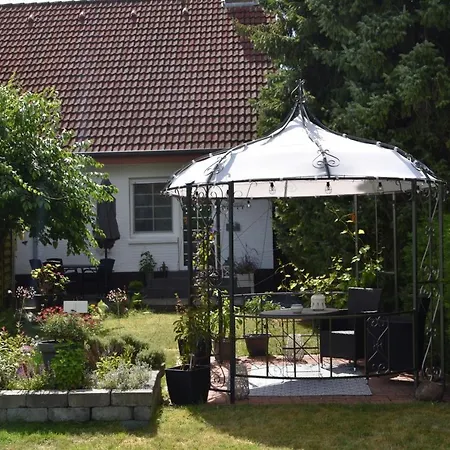 Daire Ferienwohnung Manou's Garten
